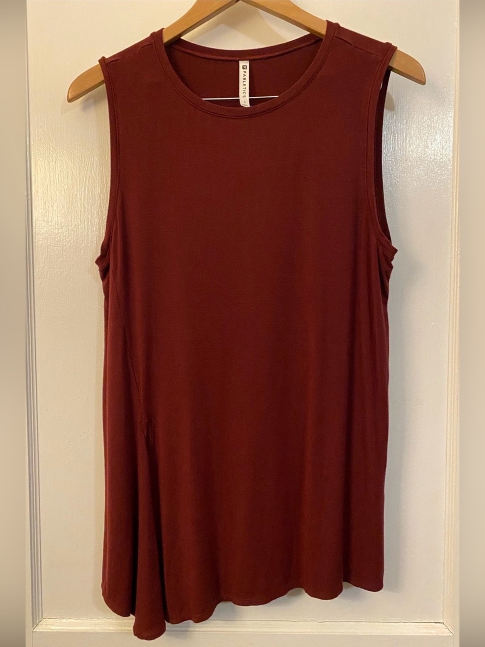 Fabletics Sleeveless Swing Tank Top - Burgundy Small